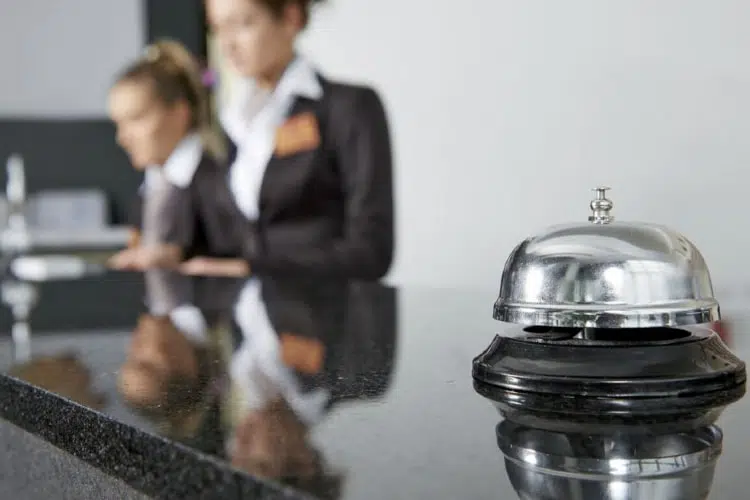 Galateo in hotel: decalogo per l’ospite